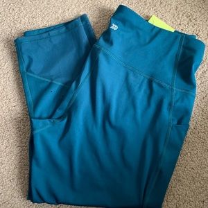 NWT Capri athletic pant